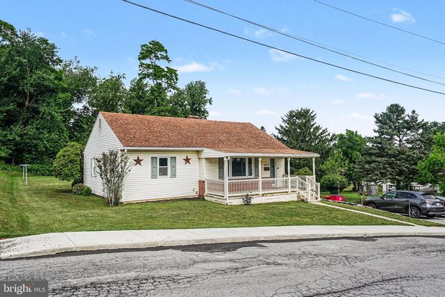 18 HOLLY STREET, Mount Holly Springs, PA 17065