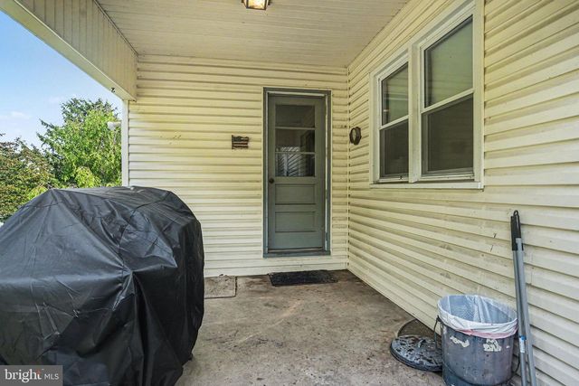 18 HOLLY STREET, Mount Holly Springs, PA 17065