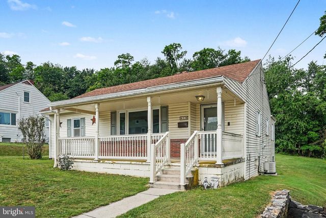 18 HOLLY STREET, Mount Holly Springs, PA 17065