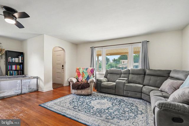 18 HOLLY STREET, Mount Holly Springs, PA 17065