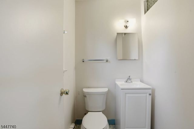 11 Ray Ave, Leonia Boro, NJ 07605