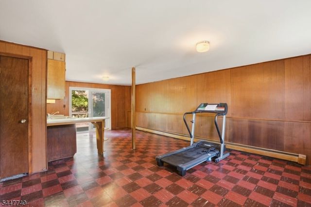 11 Ray Ave, Leonia Boro, NJ 07605