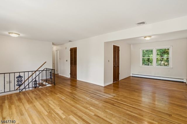 11 Ray Ave, Leonia Boro, NJ 07605