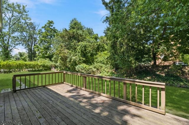 11 Ray Ave, Leonia Boro, NJ 07605