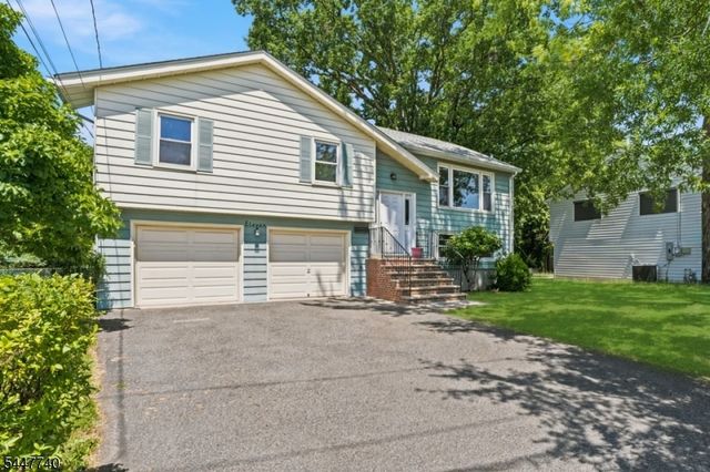 11 Ray Ave, Leonia Boro, NJ 07605