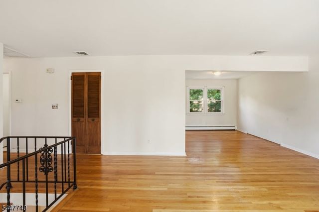 11 Ray Ave, Leonia Boro, NJ 07605