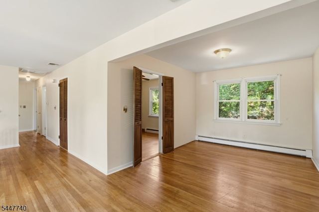 11 Ray Ave, Leonia Boro, NJ 07605