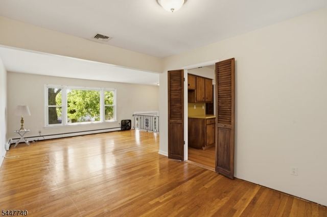 11 Ray Ave, Leonia Boro, NJ 07605