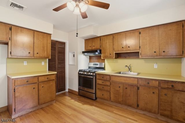 11 Ray Ave, Leonia Boro, NJ 07605