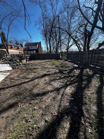 12724 Strathmoor Street, Detroit, MI 48227