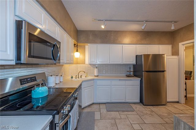 1139 Harwich Court, Rocky River, OH 44116