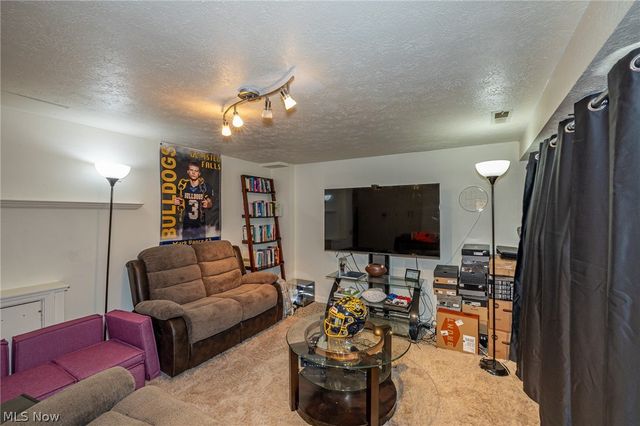 1139 Harwich Court, Rocky River, OH 44116