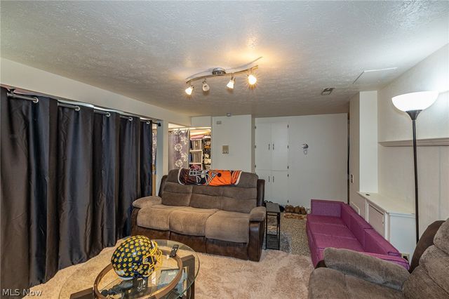 1139 Harwich Court, Rocky River, OH 44116