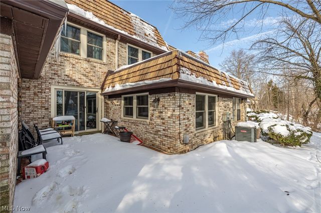 1139 Harwich Court, Rocky River, OH 44116