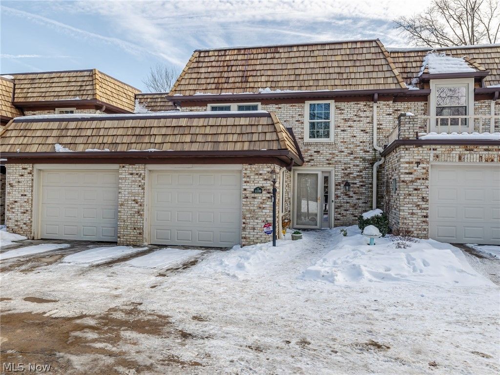 1139 Harwich Court, Rocky River, OH 44116