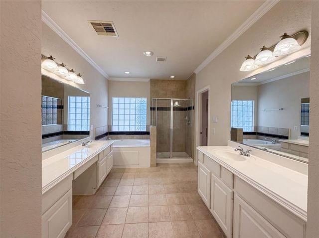 2942 Royal Oaks Crest, Houston, TX 77082
