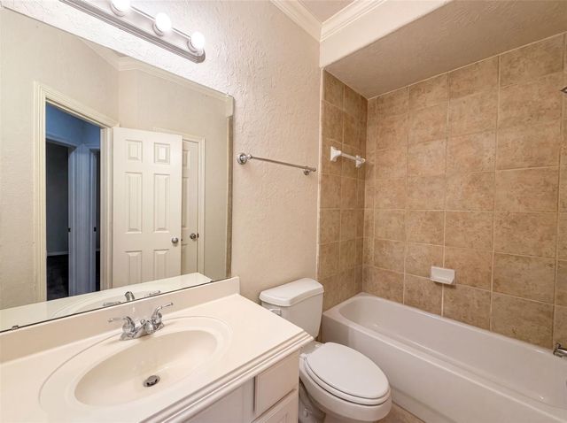 2942 Royal Oaks Crest, Houston, TX 77082
