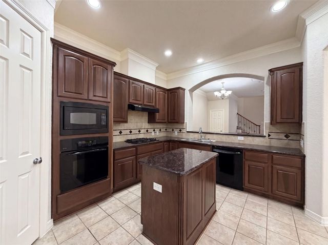 2942 Royal Oaks Crest, Houston, TX 77082