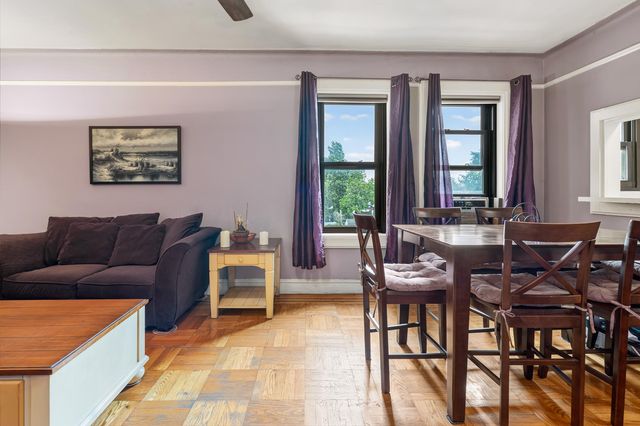 7666 Austin St Apt 4K, New York City, NY 11375