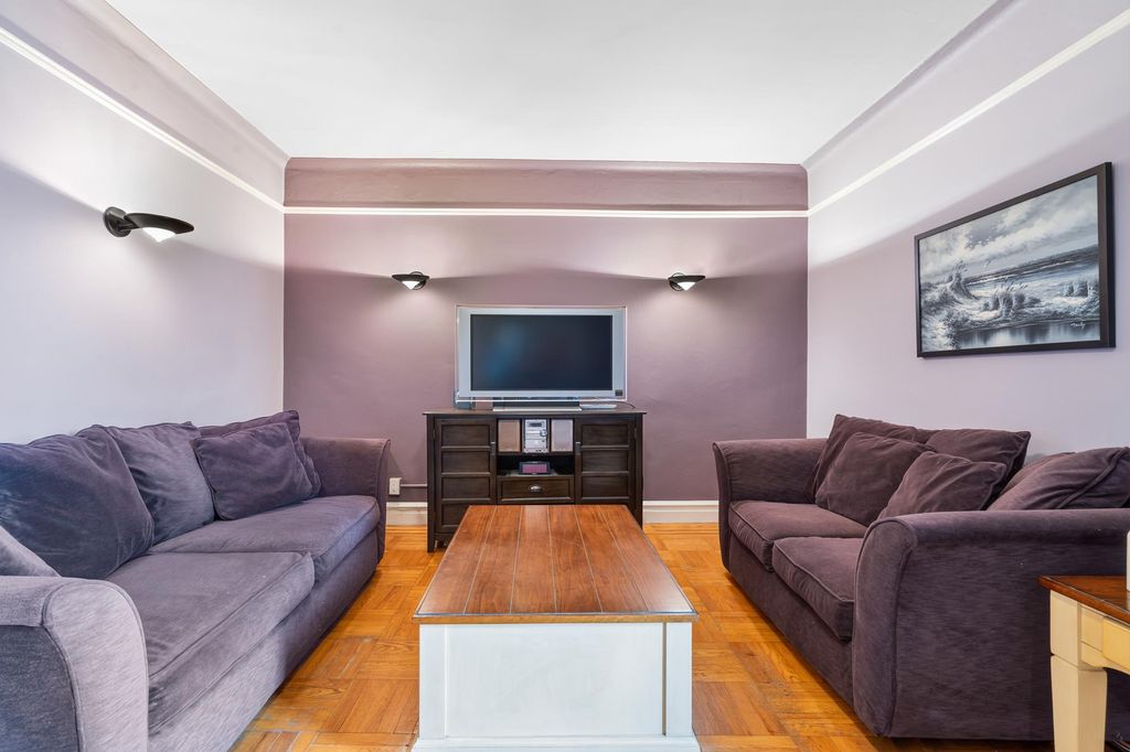 7666 Austin St Apt 4K, New York City, NY 11375
