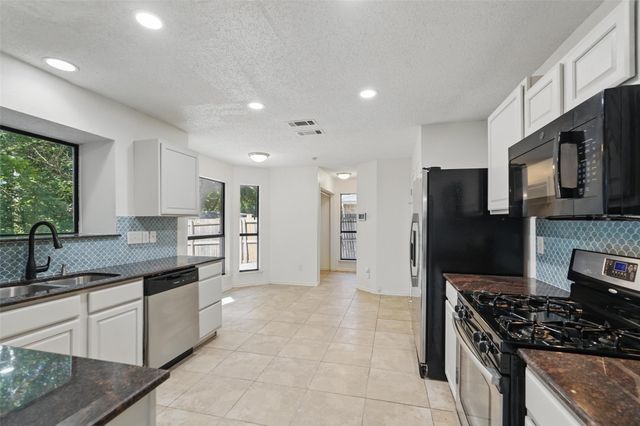 521 Bent Creek Drive, Garland, TX 75040