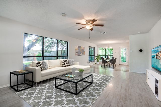 521 Bent Creek Drive, Garland, TX 75040