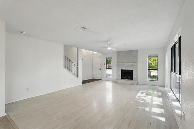 521 Bent Creek Drive, Garland, TX 75040