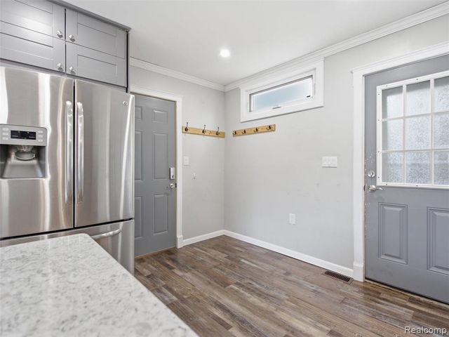 4615 Homesite Drive, Lake Orion, MI 48359