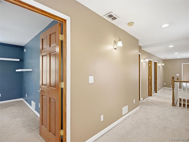 4615 Homesite Drive, Lake Orion, MI 48359
