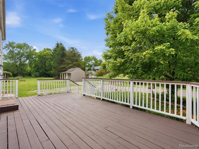 4615 Homesite Drive, Lake Orion, MI 48359