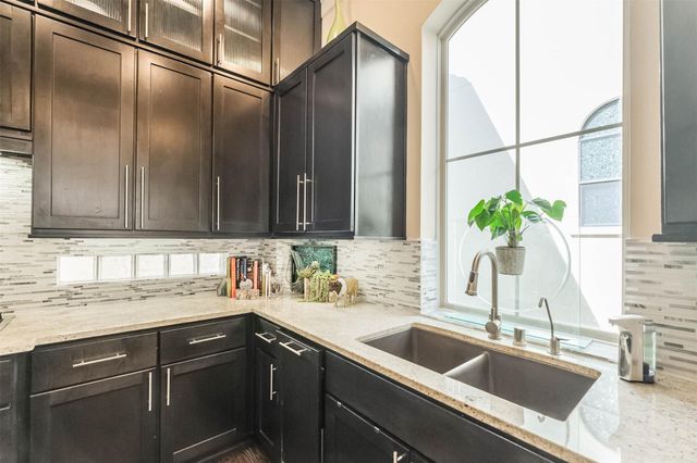 5217 Gibson, Houston, TX 77007