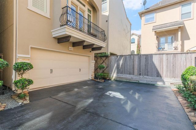 5217 Gibson, Houston, TX 77007