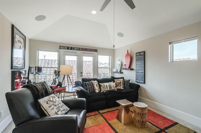 5217 Gibson, Houston, TX 77007