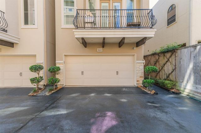 5217 Gibson, Houston, TX 77007