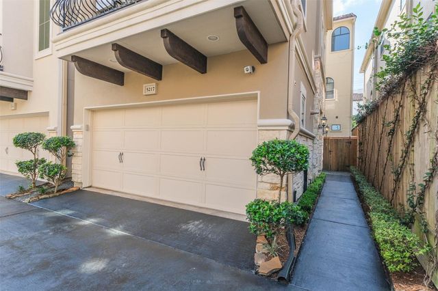 5217 Gibson, Houston, TX 77007