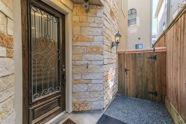 5217 Gibson, Houston, TX 77007