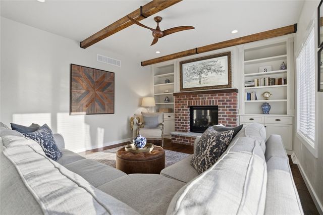 339 Lynn Rd, Rostraver, PA 15012