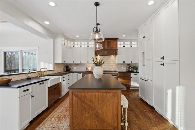 339 Lynn Rd, Rostraver, PA 15012