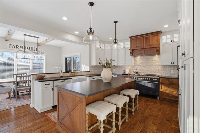 339 Lynn Rd, Rostraver, PA 15012