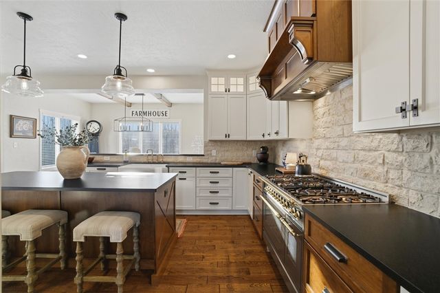 339 Lynn Rd, Rostraver, PA 15012