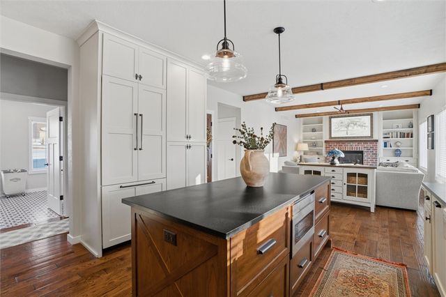 339 Lynn Rd, Rostraver, PA 15012