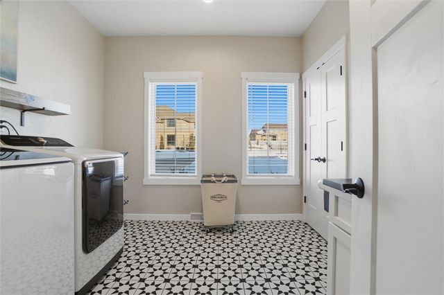 339 Lynn Rd, Rostraver, PA 15012