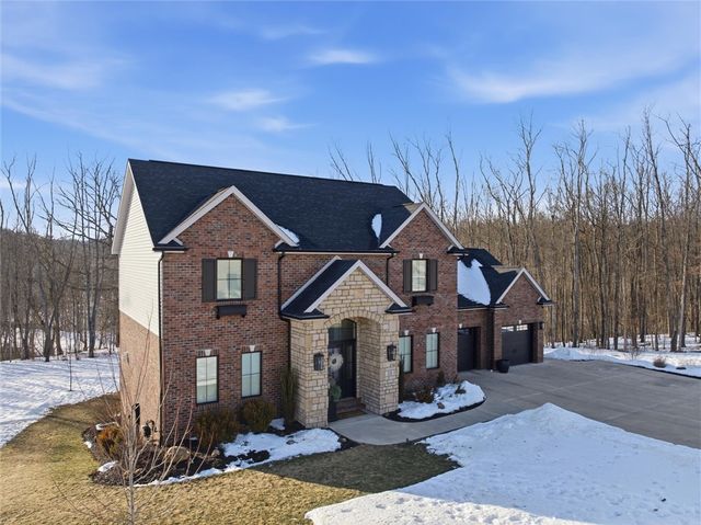 339 Lynn Rd, Rostraver, PA 15012