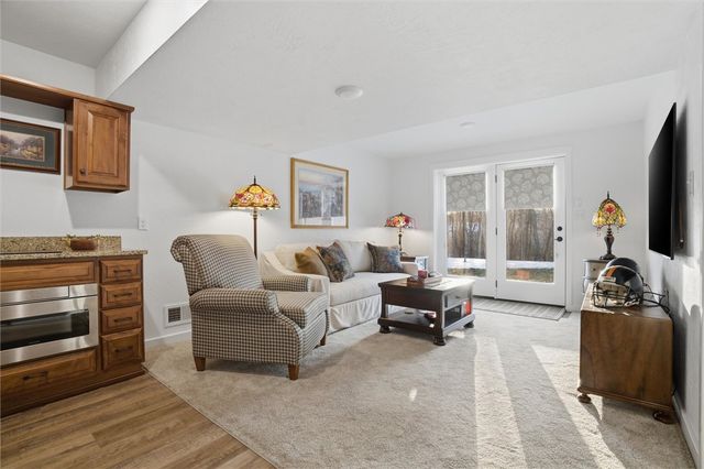 339 Lynn Rd, Rostraver, PA 15012