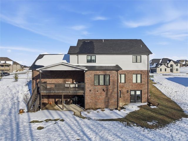 339 Lynn Rd, Rostraver, PA 15012