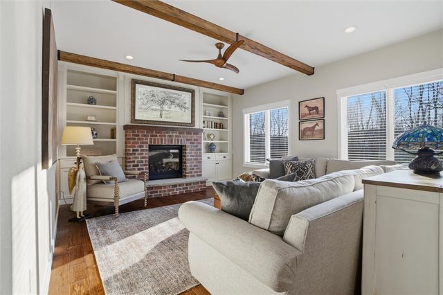 339 Lynn Rd, Rostraver, PA 15012