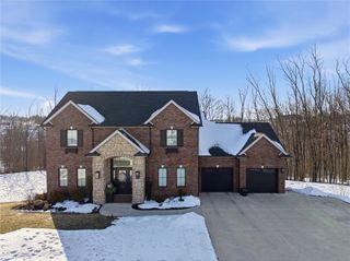 339 Lynn Rd, Rostraver, PA 15012