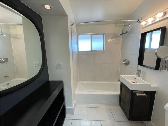 4040 Grand View Boulevard 19, Los Angeles, CA 90066
