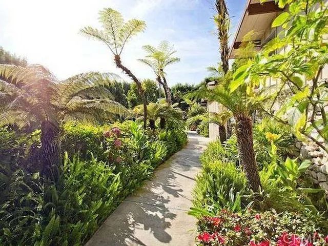 4040 Grand View Boulevard 19, Los Angeles, CA 90066