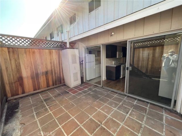 4040 Grand View Boulevard 19, Los Angeles, CA 90066